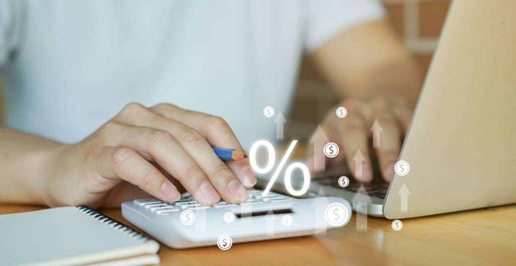 Infographie comparant le coût et le temps de la méthode chèque à ceux du paiement électronique, avec un coût mensuel de 9,90€ HT.
